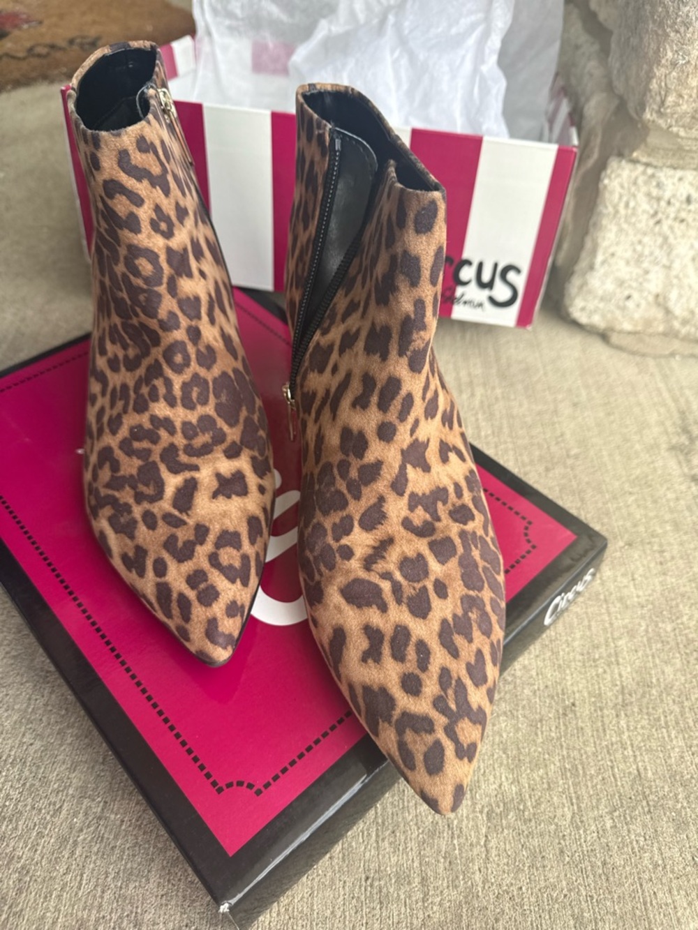 GUC -Size 8 -Sam Edelman Leopard Print Pointed Ankle Booties - Brown/Tan
